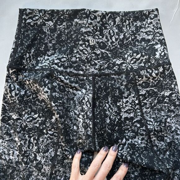 Lululemon Women’s 6 Wunder Under Crop *Scallop 23" Achromatize Ice Grey Black - Picture 9 of 16